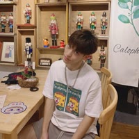 快手运动排行榜第16名小小学弟（曾枭瀛）,新榜指数810.4176628747357,新增作品数1,播放数46.06w,点赞数4.26w,评论数626,分享数1476,新增粉丝数1073,累计粉丝数106.73w