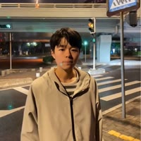 刘康康.