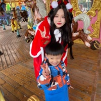 泡泡臭臭睡醒了