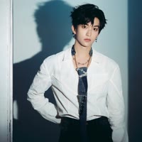 黄子弘凡