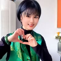 開(kāi)心的韻冰